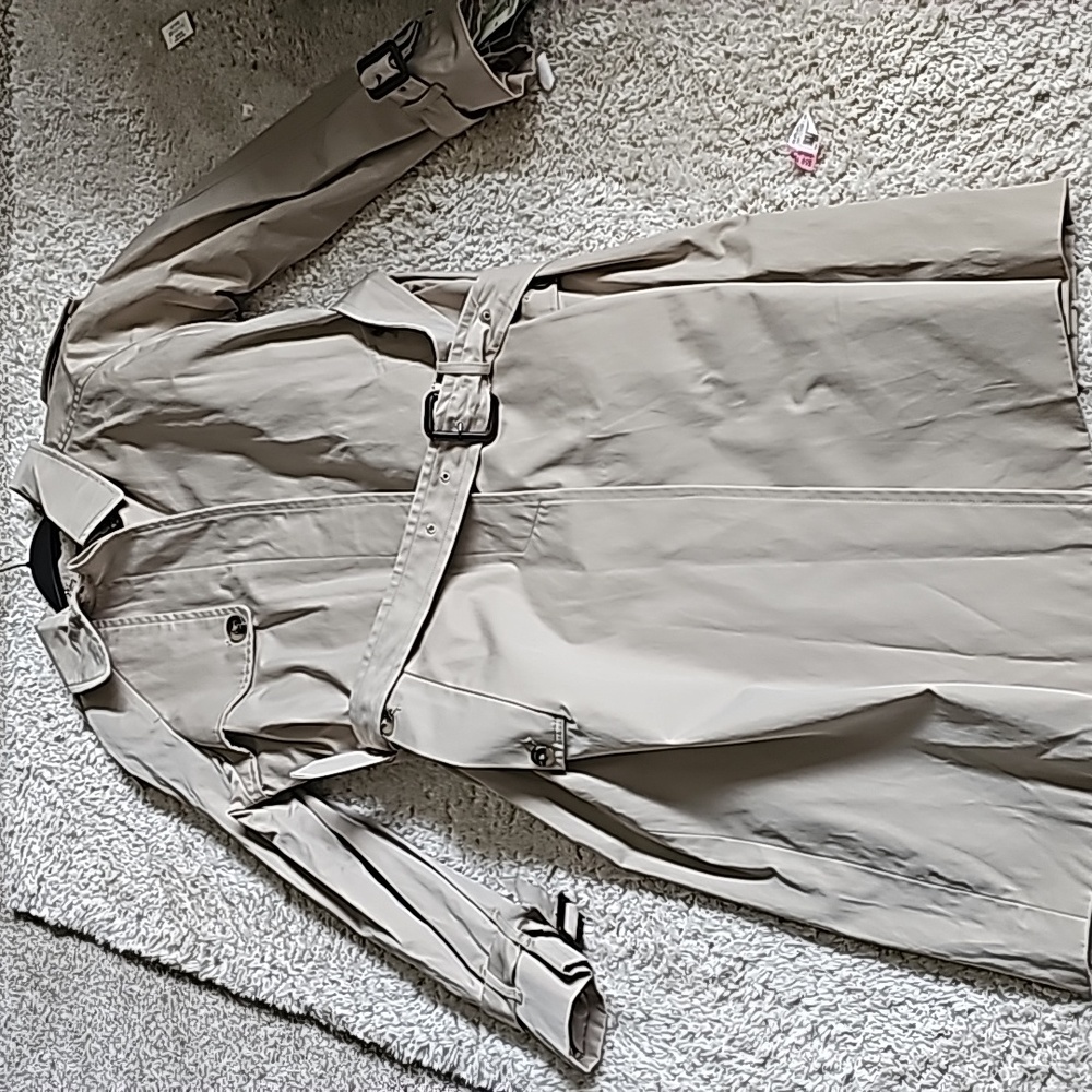 NEW London Fog Trench Coat. W/Removable Liner, Tan, XL